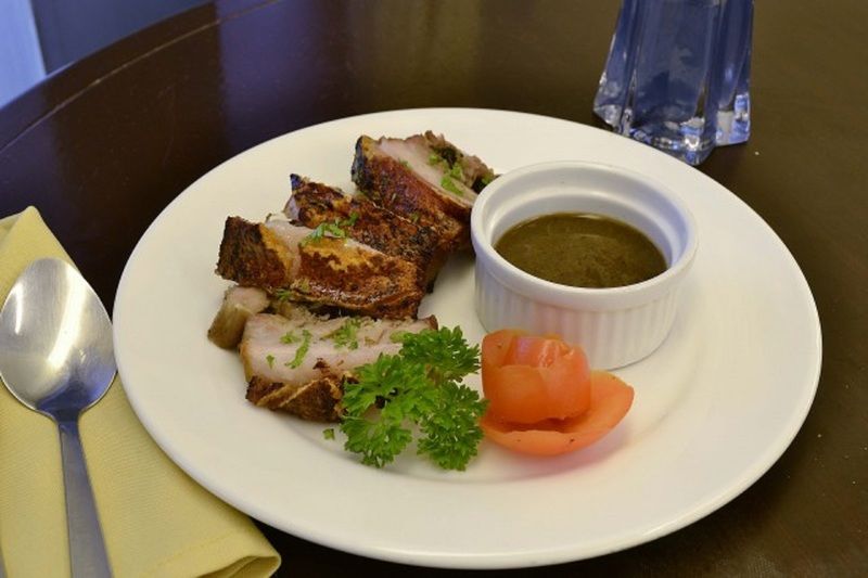 Icon Hotel Manila Bagian luar foto