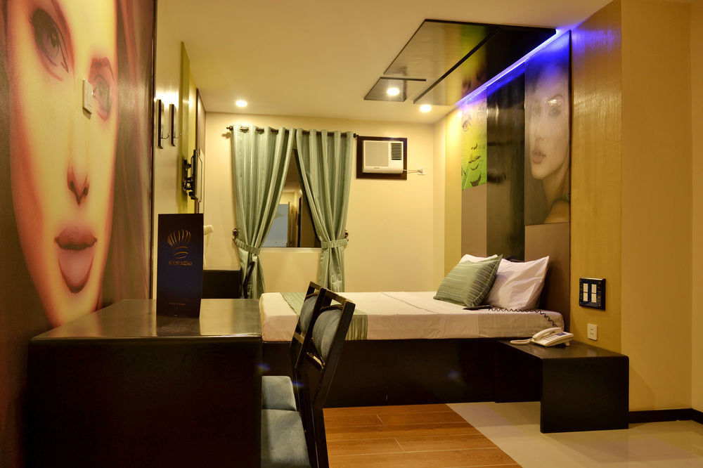 Icon Hotel Manila Bagian luar foto