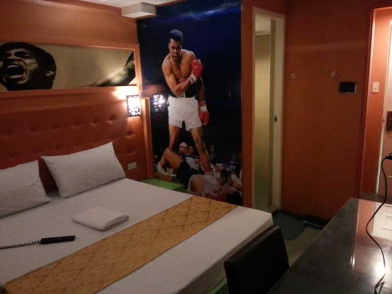 Icon Hotel Manila Bagian luar foto