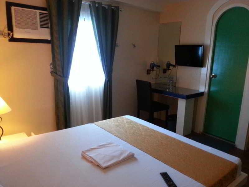 Icon Hotel Manila Bagian luar foto