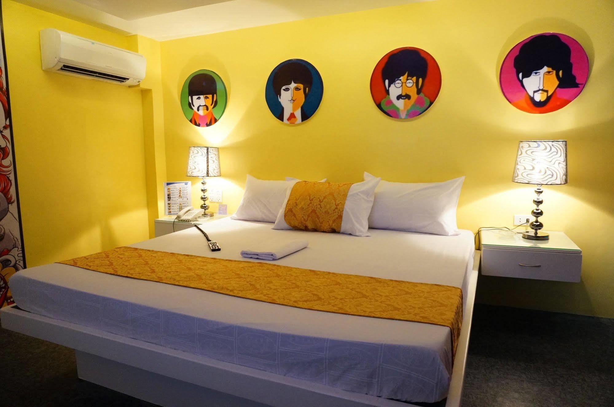 Icon Hotel Manila Bagian luar foto