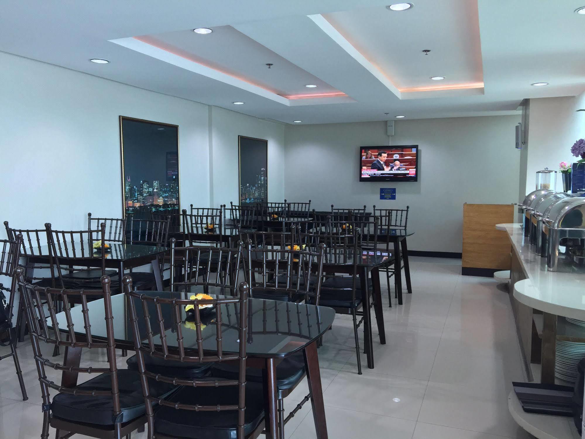 Icon Hotel Manila Bagian luar foto
